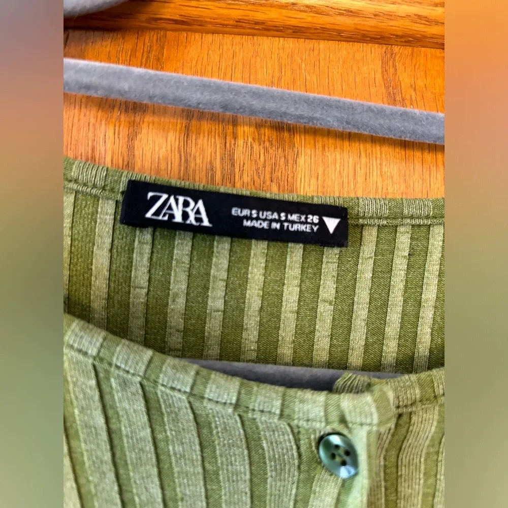 Zara Green Ribbed Knit Dress - Picture 4 of 4